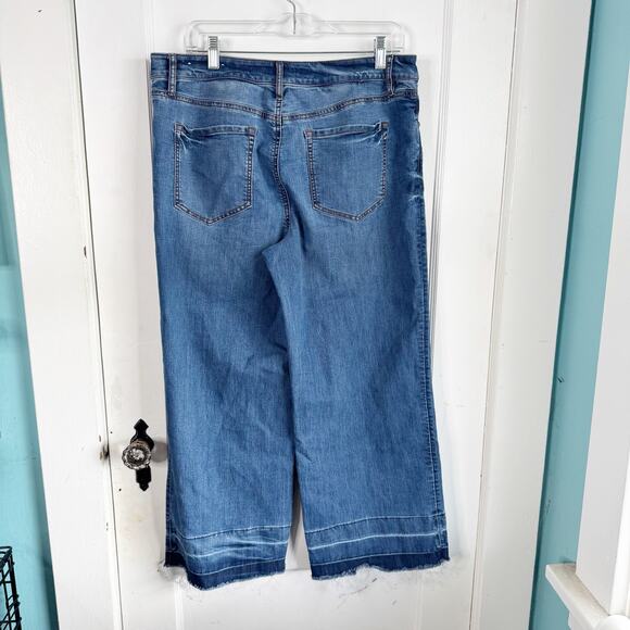 LOFT Ann Taylor Wide Leg Cropped Released Raw Hem Jeans Size 31 / 12 Stretch - Picture 7 of 11
